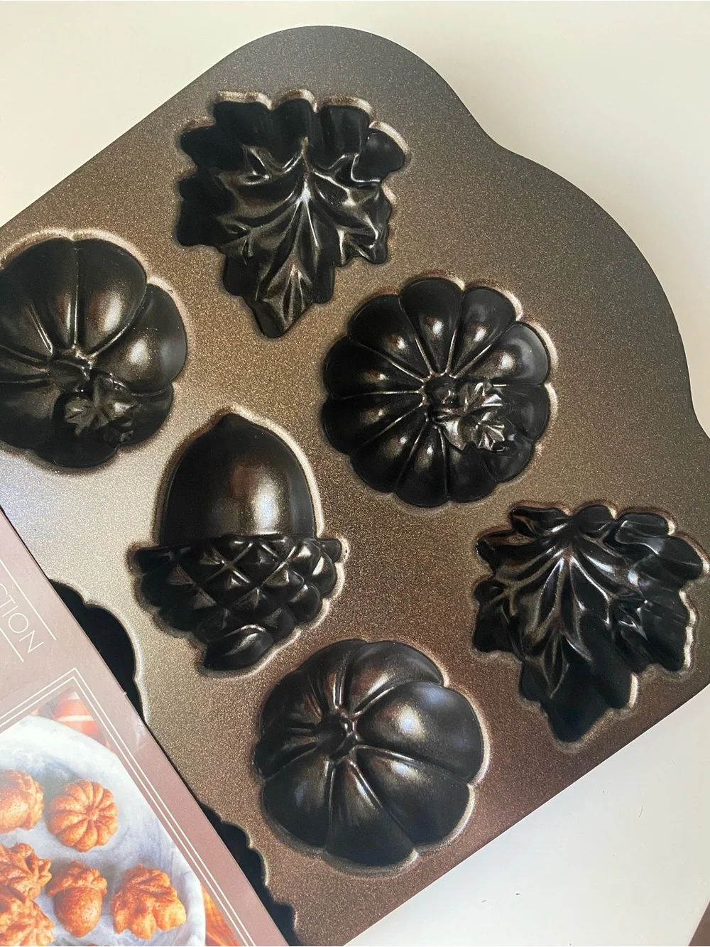 Nordic Ware Autumn Delights Cakelet Pan pumpkin 🍂🍁